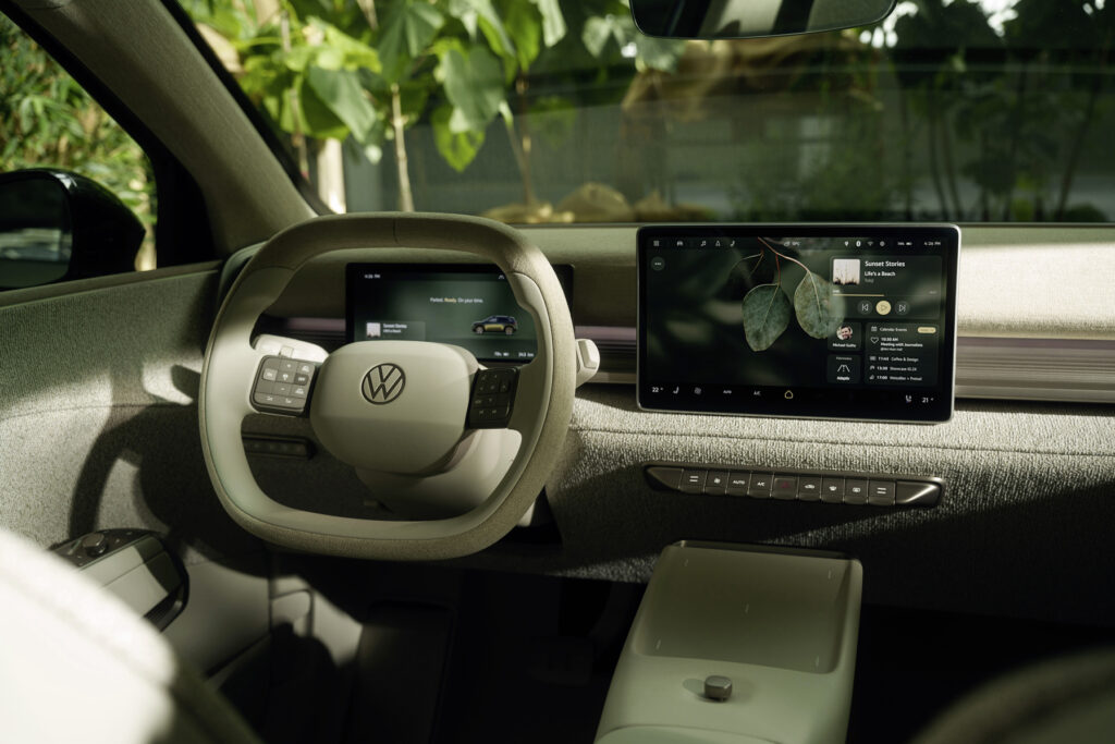 VW ID. CROSS Concept 2025 – Cockpit mit zwei Displays